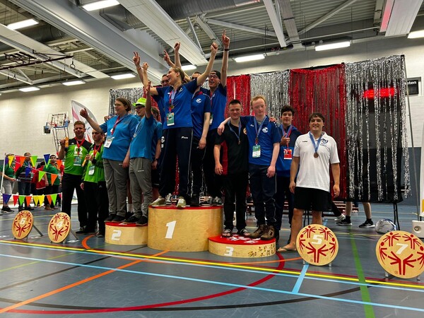 Jorim Kerstens uit Land van Cuijk wint goud en brons op grootste sportevenement voor verstandelijk gehandicapten
