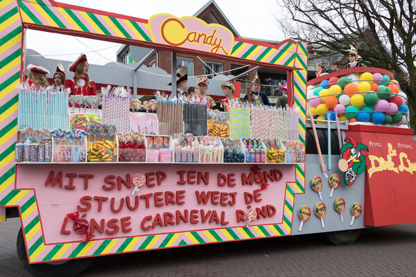 Kleurrijke Carnavalsoptocht in Overloon