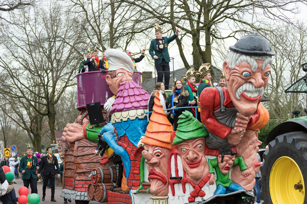 Kleurrijke Carnavalsoptocht in Overloon
