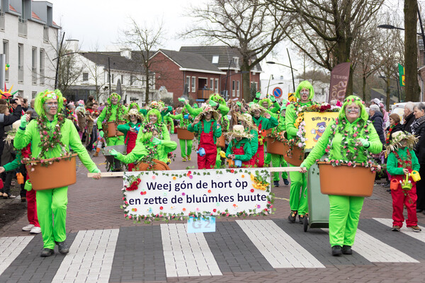 Kleurrijke Carnavalsoptocht in Overloon