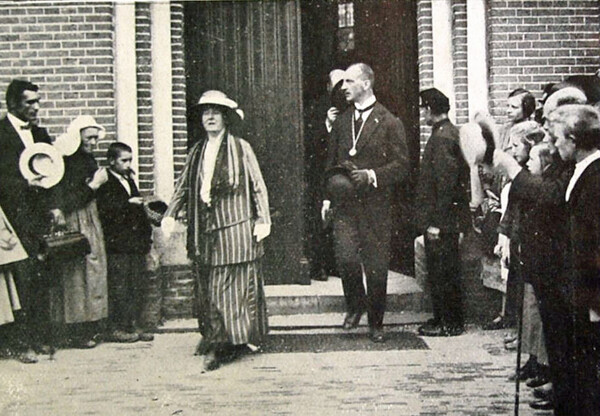 Koningin Wilhelmina bezoekt Langenboom (foto: archief Heemkundekring 'Felix Walter' Langenboom)
