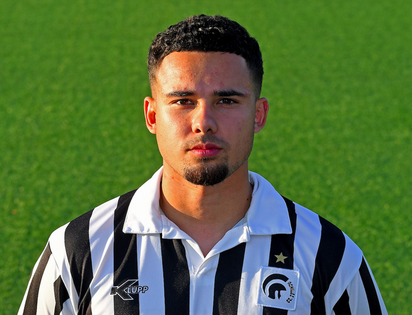 Joël Roeffen in het shirt van Achilles'29 (foto: Ton Niessing)