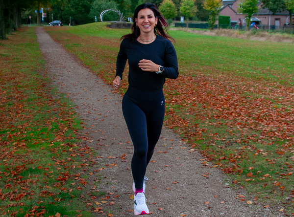 Anne de Kleijn hardlopend bij Mill (foto: funrunmill.nl)
