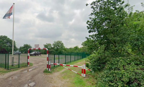 Ingang bij parkeerplaats 'De Kuilen' bij Langenboom (foto: Google Street View)