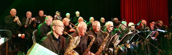 Bevrijdingsconcert met de Thompson Bridge Band op de Markt Grave