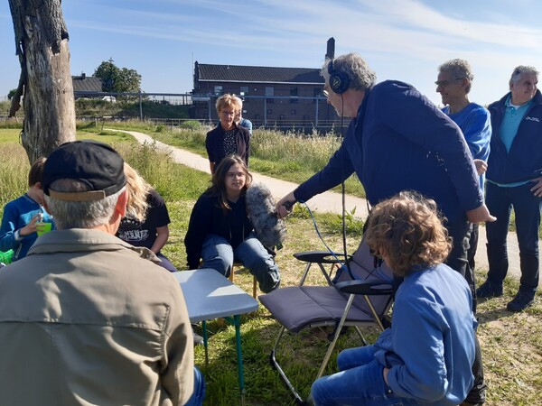 Jeugd IVN Grave bij radioprogramma Vroege Vogels