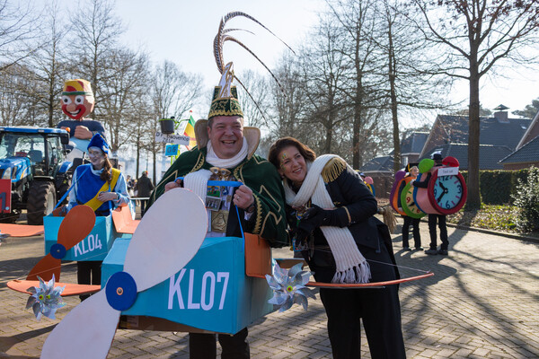 Optocht Overloon een kleurrijk succes