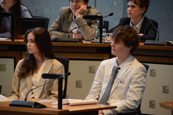 Thijs van zestien wil jongerenstem laten horen in gemeenteraad