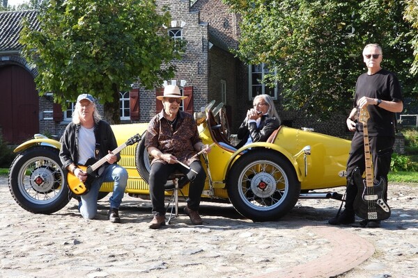 Bluesy Grey Bluesband treedt op in Mill
