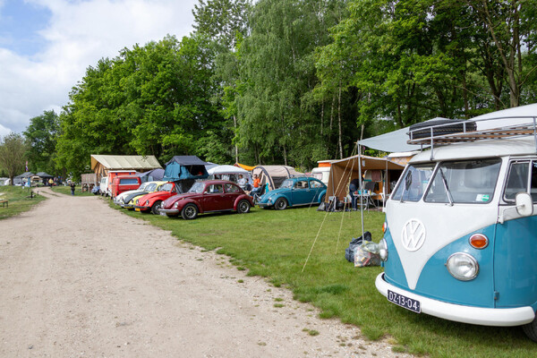 Volkswagen Kever-evenement trekt honderden bezoekers naar Overloon