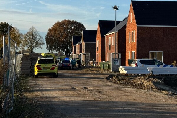 Man overlijdt op bouwplaats in Overloon