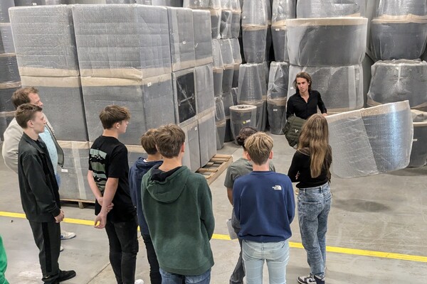 Stevensbeekse leerlingen ontwerpen duurzame plantenbak voor ADEZZ