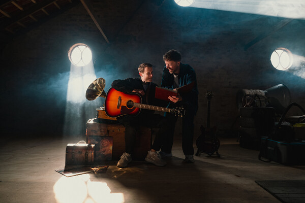 Robin & Roel brengen nostalgisch theater naar Myllesweerd in Mill