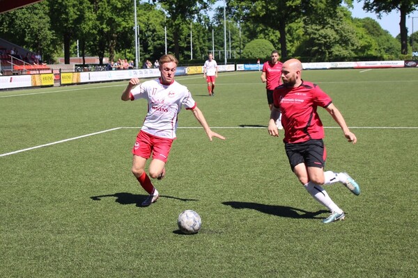 Volharding pakt winst met 5-2 tegen EFC, promotie kansen blijven levend