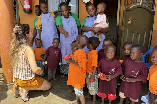 Lionsclub keert 10.000 euro uit aan stichting Mama and Me tijdens 20e Lions Golfdag