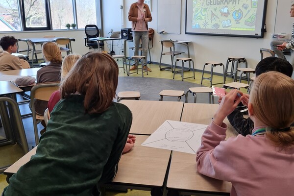 Tweetalig Onderwijs bij Metameer: Proefles voor Groep 8