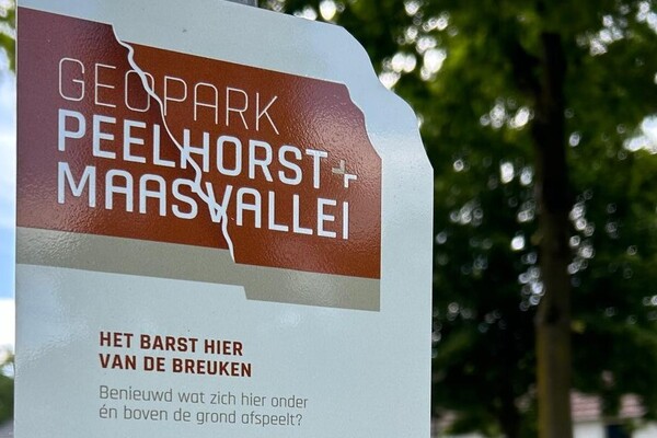 Nieuwe informatiebordjes maken geologische breuken zichtbaar in Land van Cuijk