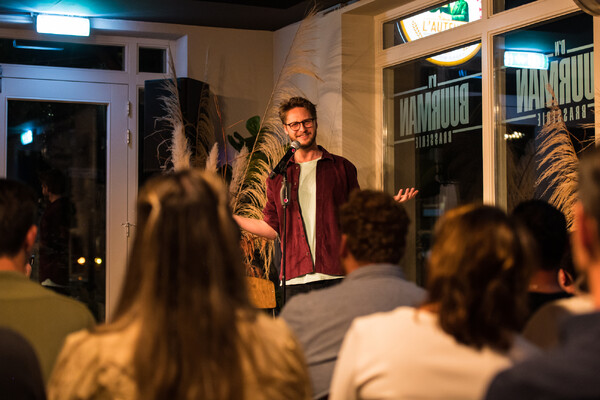 Stand-up comedyavond voor vijftiende keer bij Brasserie D’n Buurman