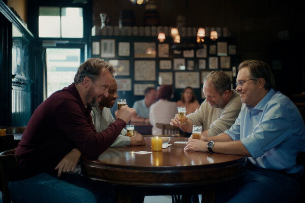 Zeven op de tien mannen vinden dat zij elkaar moeten aanspreken 