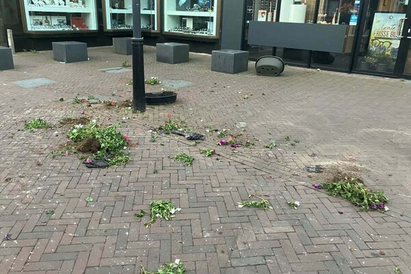 Bloembakken vernield tijdens kermisweek in Boxmeer