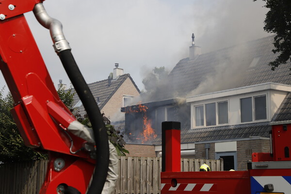 Woningbrand in Cuijk: bewoners gecontroleerd na rookinhalatie