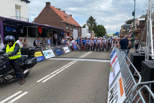 Jelle van de Elzen wint Bedrijvenbokaal tijdens Daags na de Tour