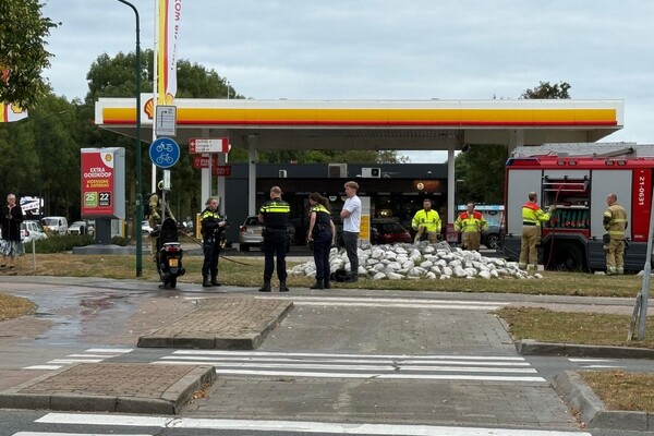 Scooterrijder ontdekt brand aan voertuig in Boxmeer