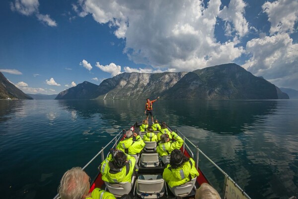 Vanuit Oeffelt door Europa: Schipperen met oog voor veiligheid en avontuur