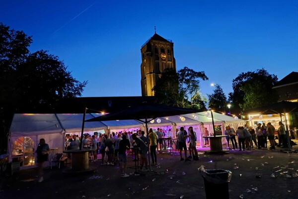 Dorpsfeest Sambeek wil betere afstemming bij gemeentelijke evenementenplanning