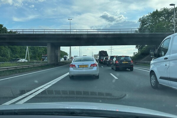 Geen auto te zien, maar toch file – of toch niet?