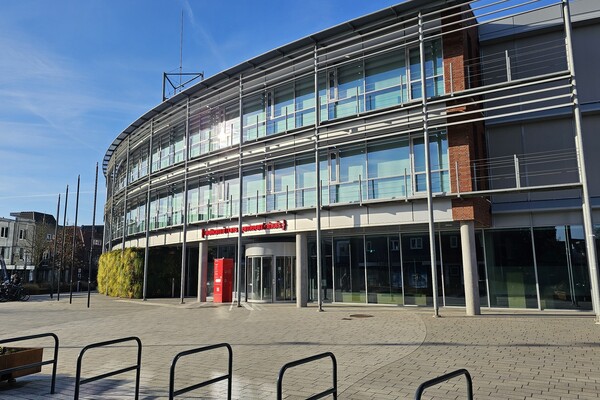 Landelijk probleem van ambtenarentekort speelt minder bij gemeente Land van Cuijk