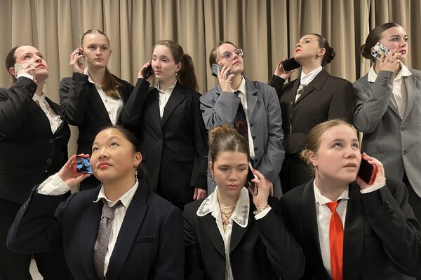 Jongvolwassen meiden maken eigen voorstelling over feminisme voor Nationale Vrouwendag