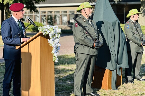Indië-monument onthuld op kazerne in Grave: ‘Eindelijk erkenning’