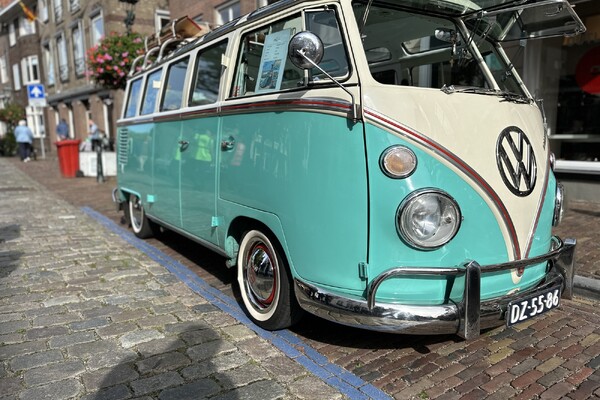 Oldtimers trekken duizenden bezoekers naar Grave tijdens Open Monumentendag