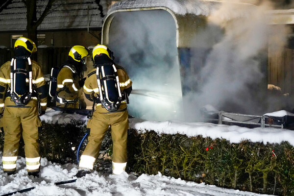 Paardentrailer in brand in Boxmeer