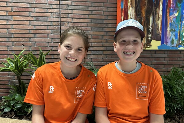 Vierdaagse-debuut voor Flore en Loet: ‘Roze Woensdag betekent iets extra’s'