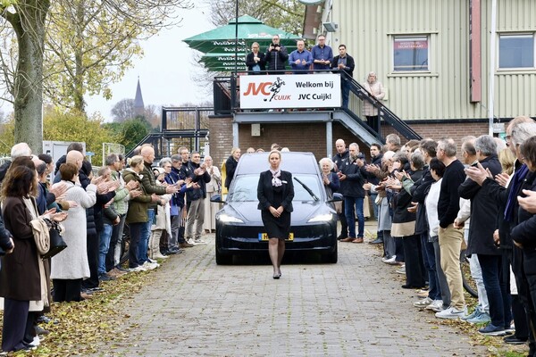 JVC Cuijk brengt laatste groet aan clubicoon Sjaak Wellesen