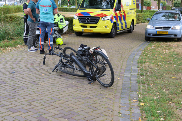 Twee gewonden na frontale fietsbotsing in Beers