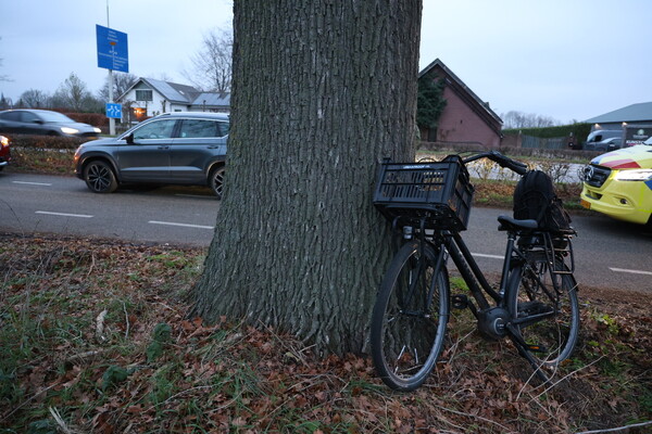 Fietsster lichtgewond bij aanrijding met auto op Boxmeerseweg in Sint Anthonis