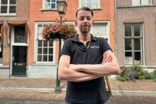Eigenaar verplicht tot herstel vervallen pand, vertrouwen omwonenden ontbreekt