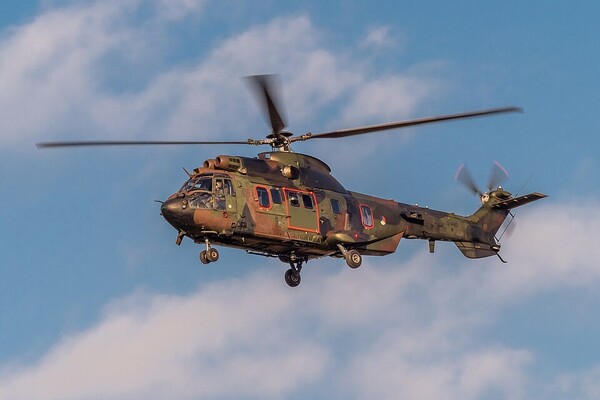 Helikopters oefenen buitenlandingen bij Langenboom en Reek