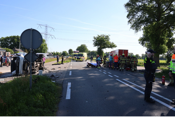 Gewonde bij ernstig ongeval bij tankstation op beruchte N272