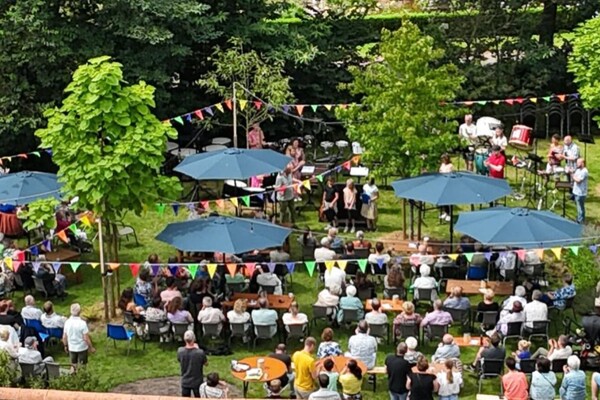 Openluchtconcert Amicitia keert terug op De Blaauwe Bes