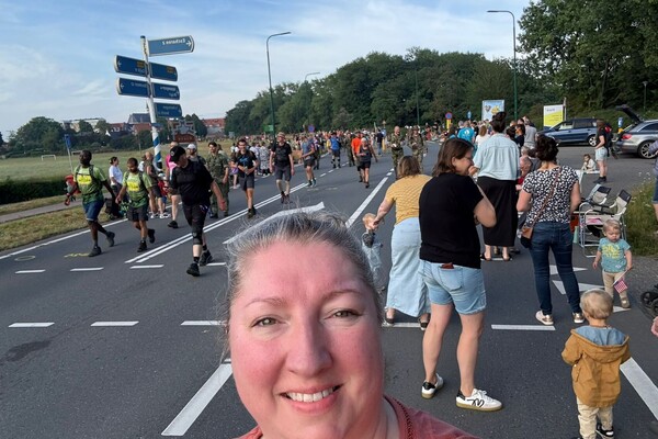 Vierdaagse 2025: Sabine Fuchten helpt wandelaars verder met blarenzorg