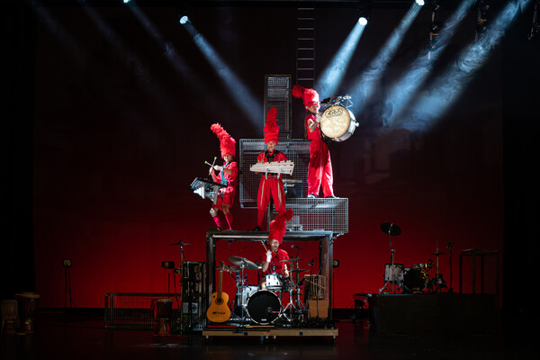 Percossa brengt ritmische theatervoorstelling ‘BOMMETJE!’ naar Schouwburg Cuijk