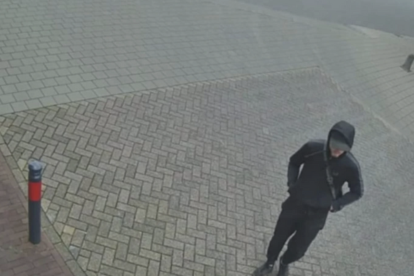 Politie zoekt verdachte van scooterdiefstal in Boxmeer