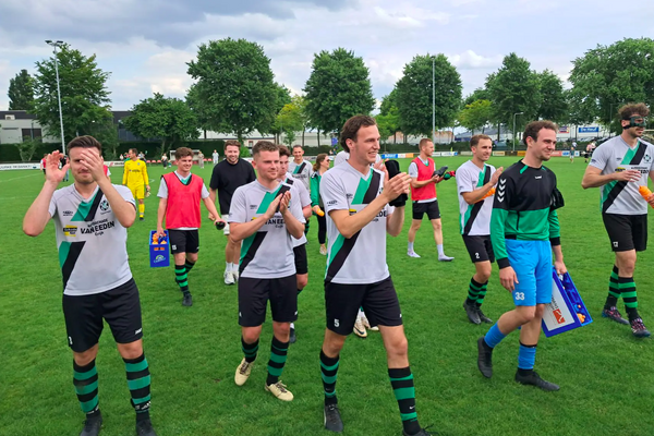 Hapse Boys winnen nacompetitie en blijven in vierde klasse