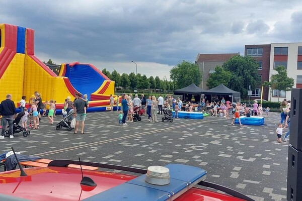 Brandweer en waterpret trekken publiek naar Heeswijkse Kampen