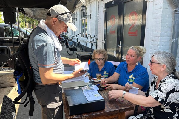 Over lopers: Frank Moers (57) uit Oeffelt loopt zijn derde Nijmeegse Vierdaagse