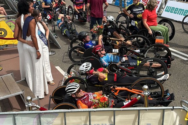 Handbiken maakt veelbelovend debuut tijdens Daags na de Tour
